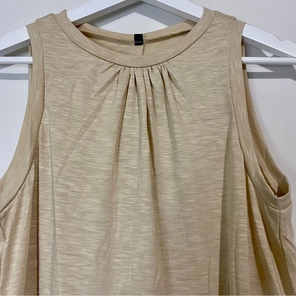 Women’s Crewneck Tiered Ruffle Back Tie Tank Tan Size Small NWOT - Picture 2 of 7